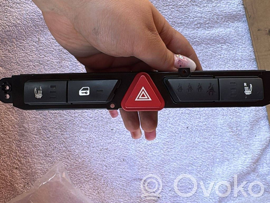 KIA Ceed Hazard light switch 