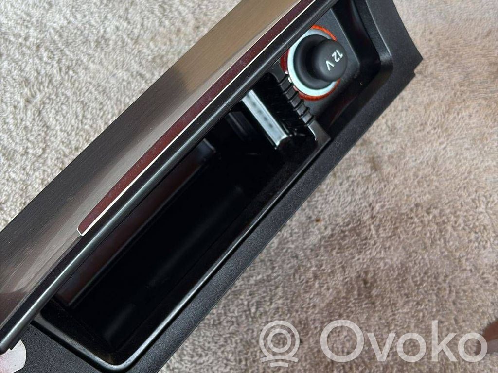 Volkswagen PASSAT B7 Ashtray (front) 