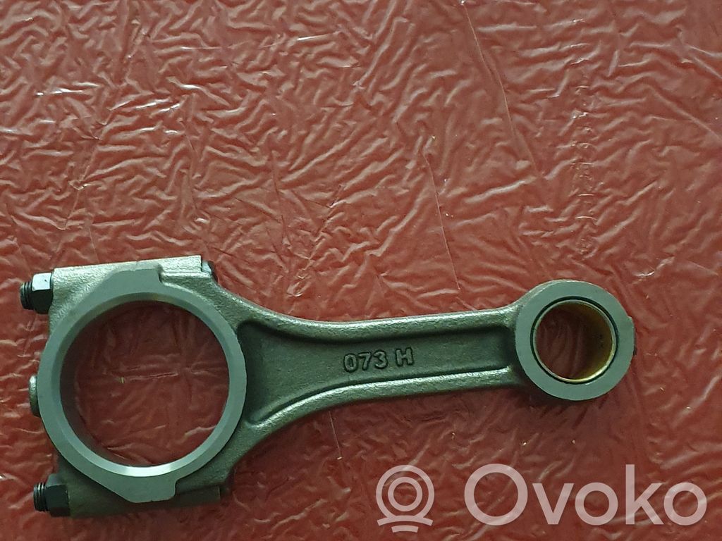 Nissan Navara D22 Connecting rod/conrod 