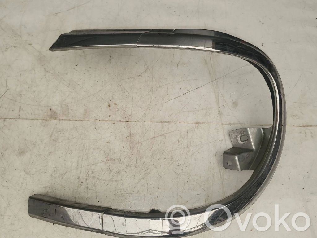 Under headlight/headlamp trim