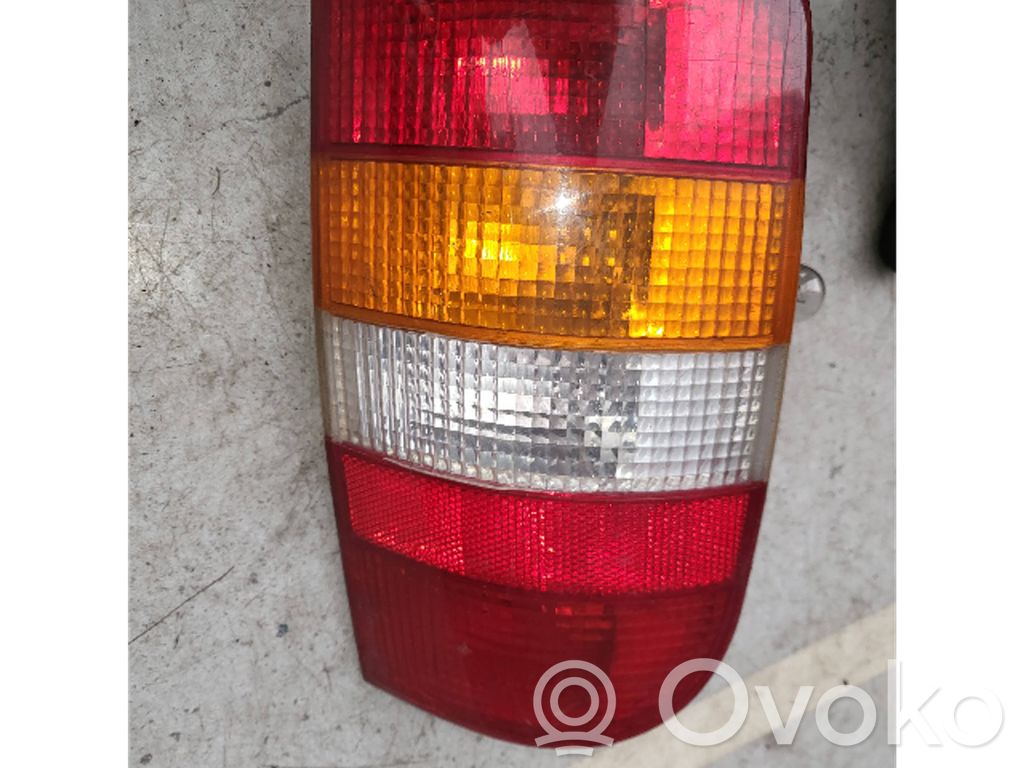 Rear/tail lights   E95034