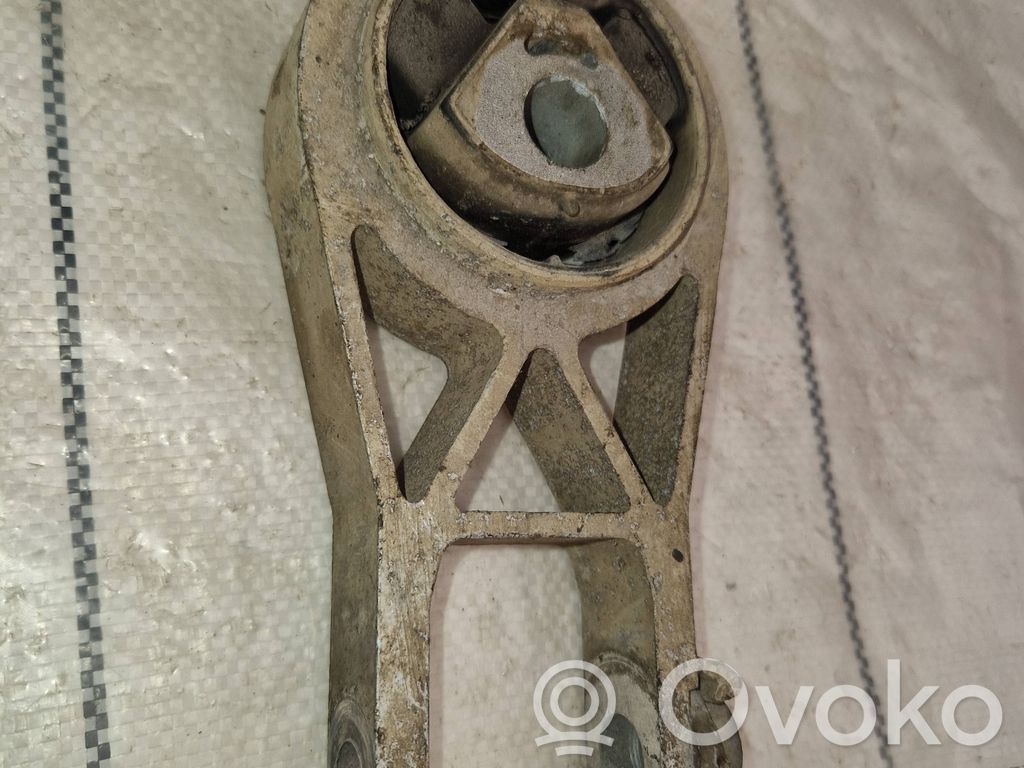 Engine mount bracket