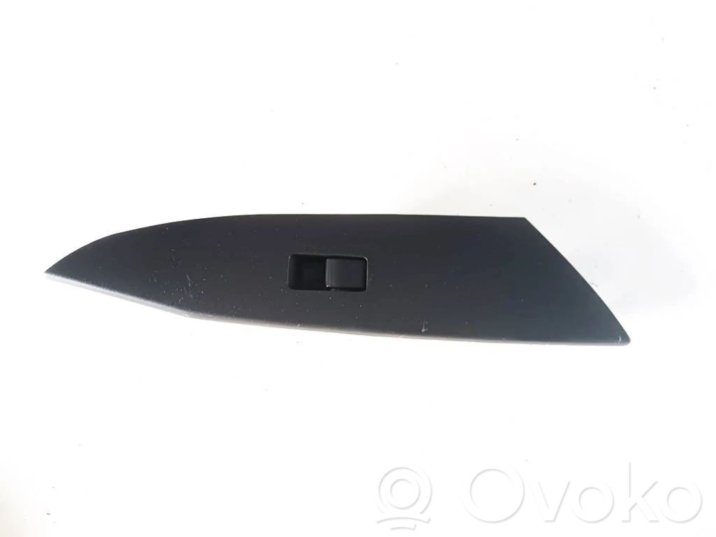Quarter vent window switch   PTMAZDA3BL