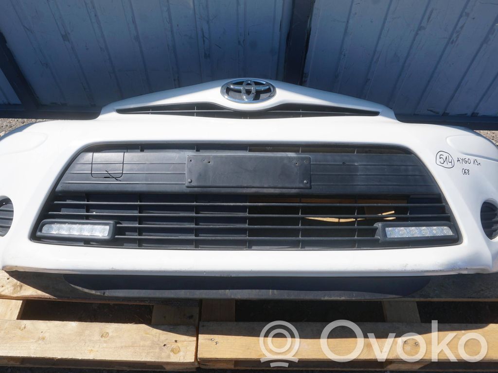 Toyota Aygo AB10 Zderzak przedni 