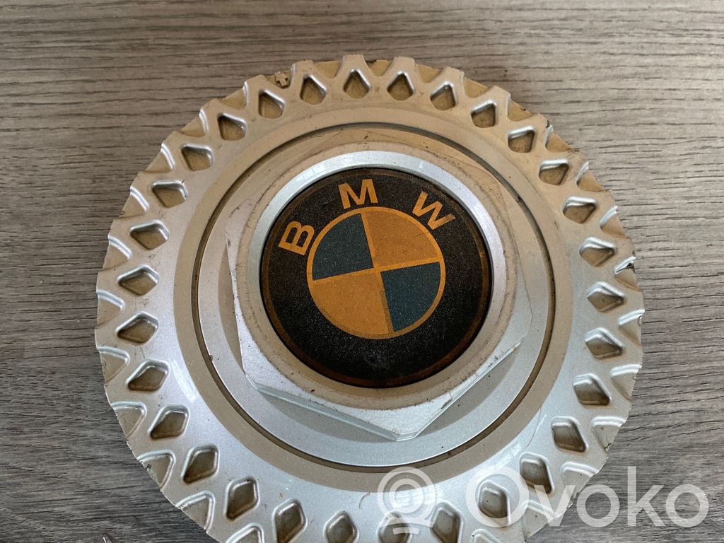 BMW 5 E28 Tapacubos original de rueda 