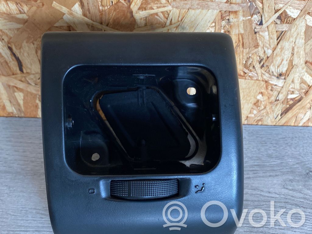 Volkswagen Golf III Kojelaudan sivutuuletussuuttimen kehys 