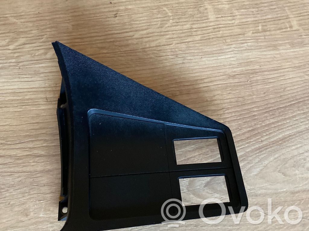 BMW 5 E28 Kita panelės detalė 