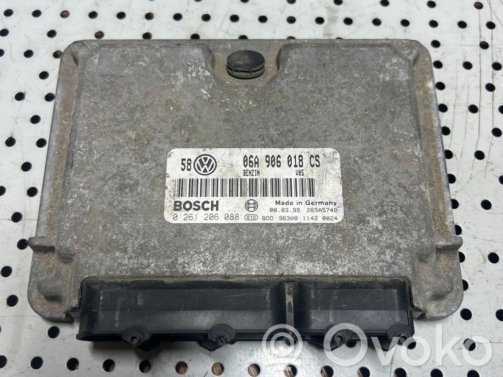Volkswagen Golf IV Engine control unit/module 