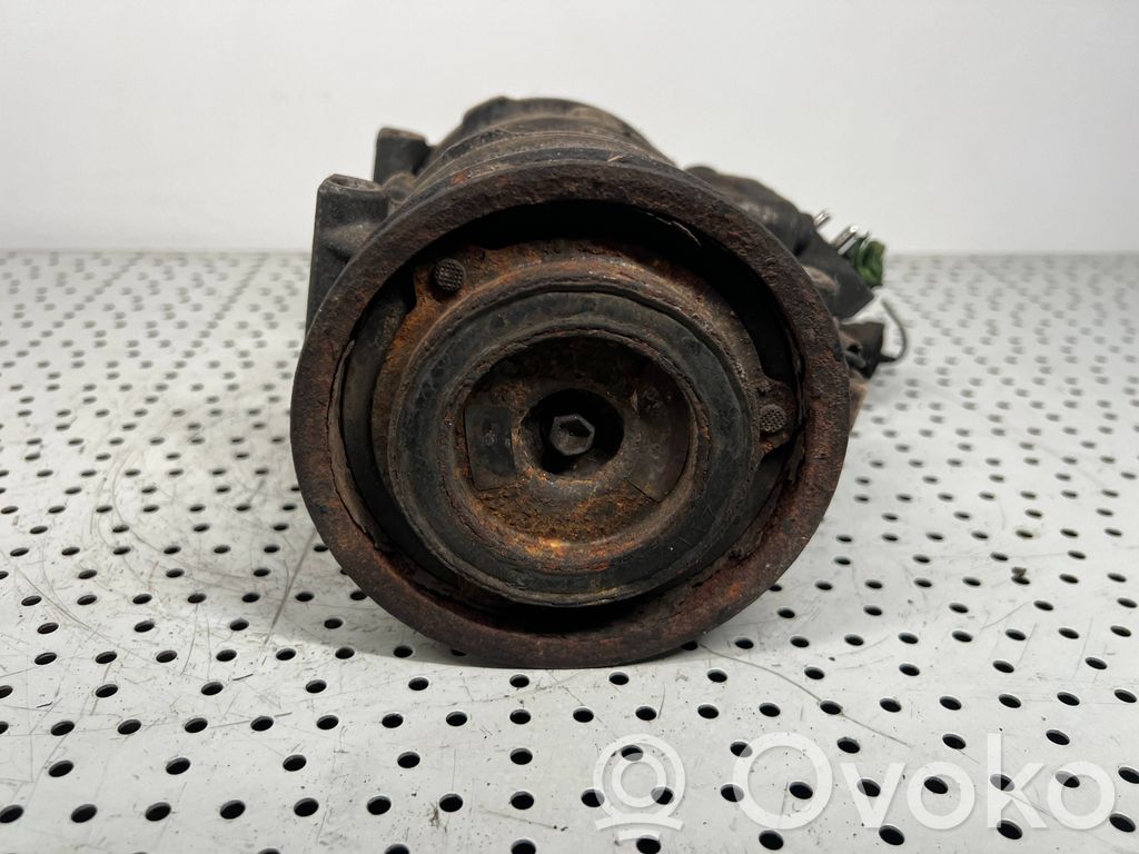 BMW 5 E34 Air conditioning (A/C) compressor (pump) 
