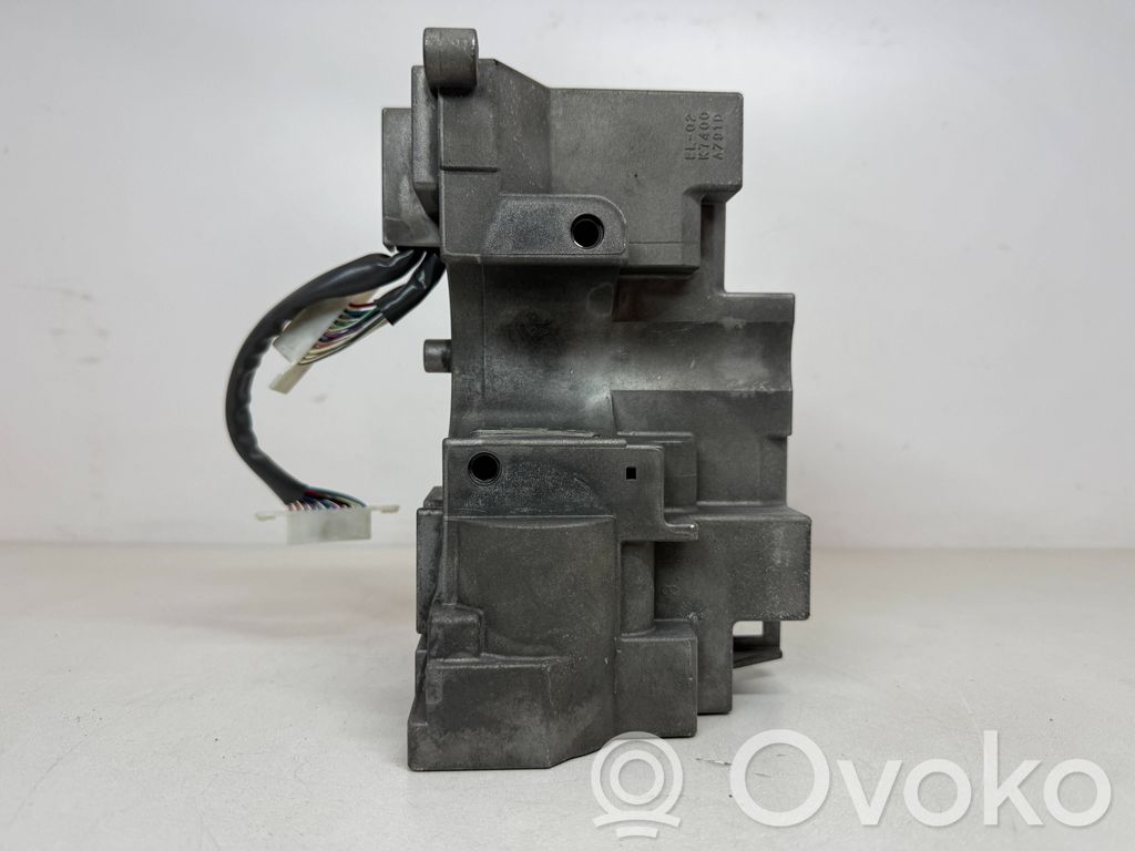Ohjauspyörän lukitus   K7400AZ91D