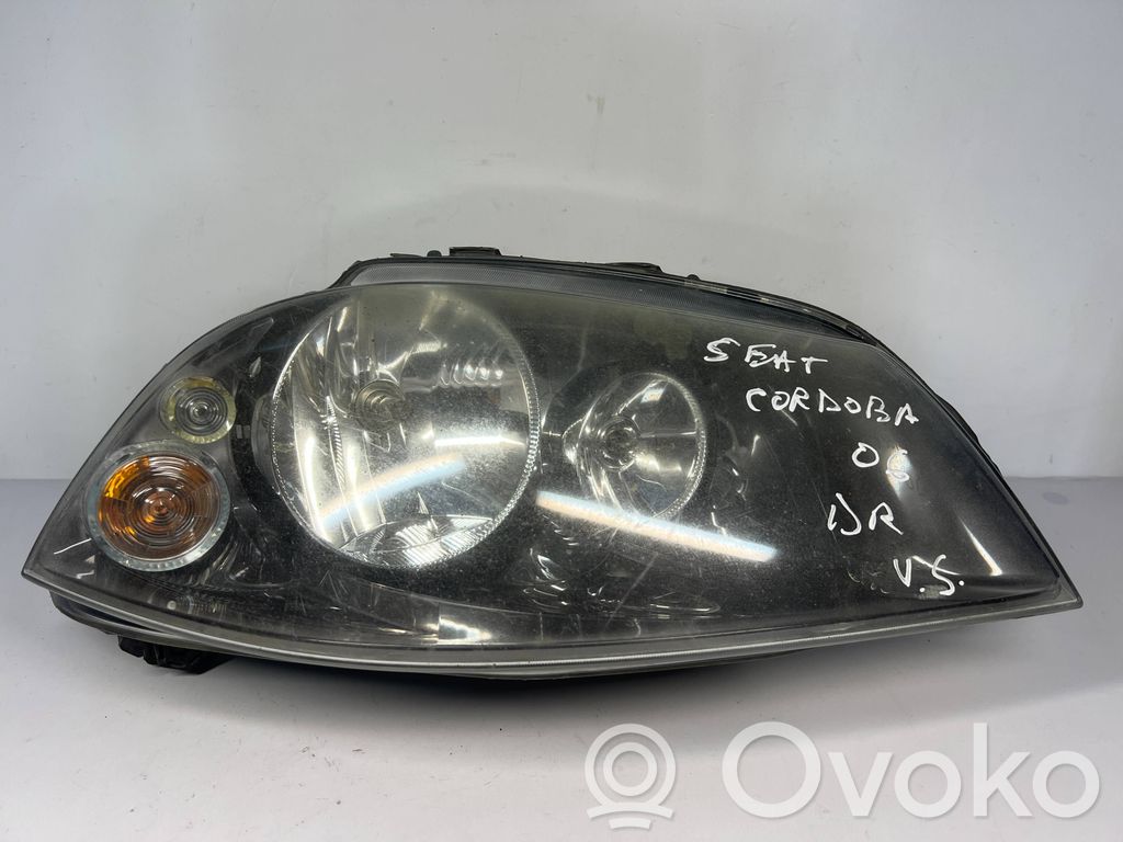Seat Cordoba (6L) Phare frontale 