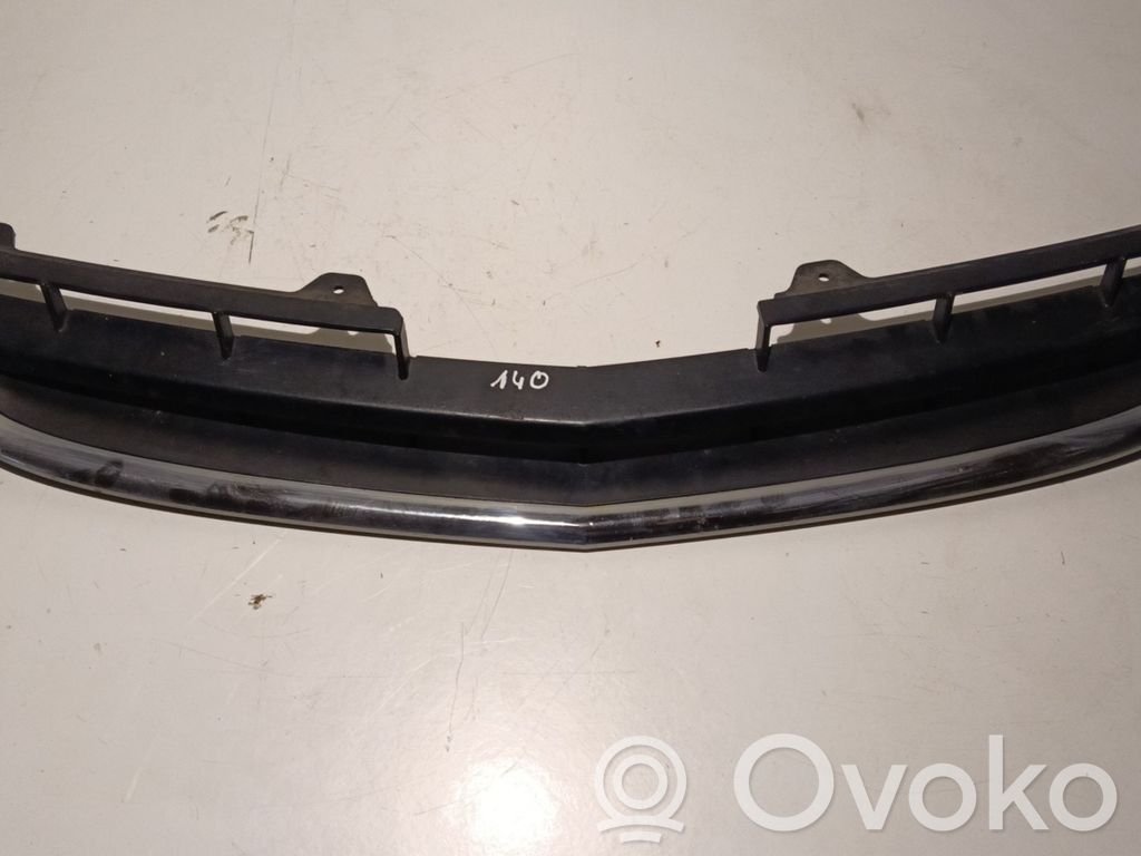 Opel Antara Grotelės viršutinės 