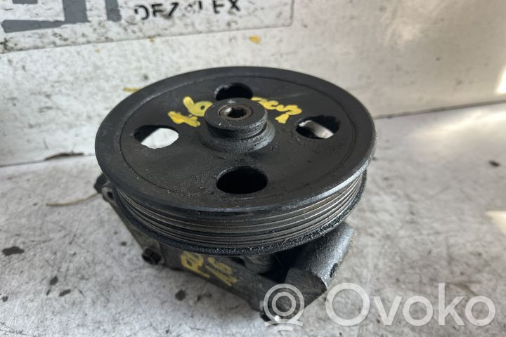 Ford Focus Ohjaustehostimen pumppu 