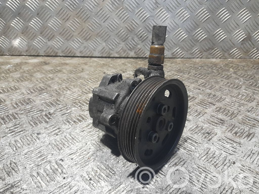 Ohjaustehostimen pumppu   8N0145154A