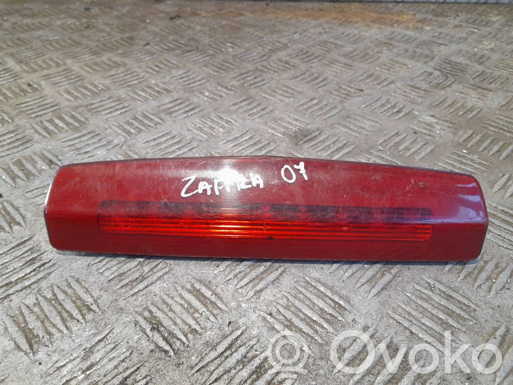 Opel Zafira B Trzecie światło stop 