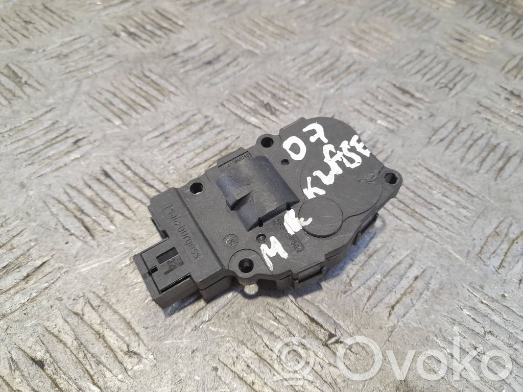 Mercedes-Benz C W204 Moteur / actionneur de volet de climatisation 