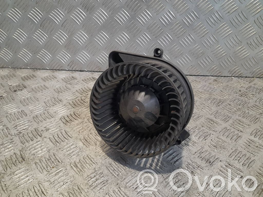 Audi A4 S4 B7 8E 8H Lämmittimen puhallin 