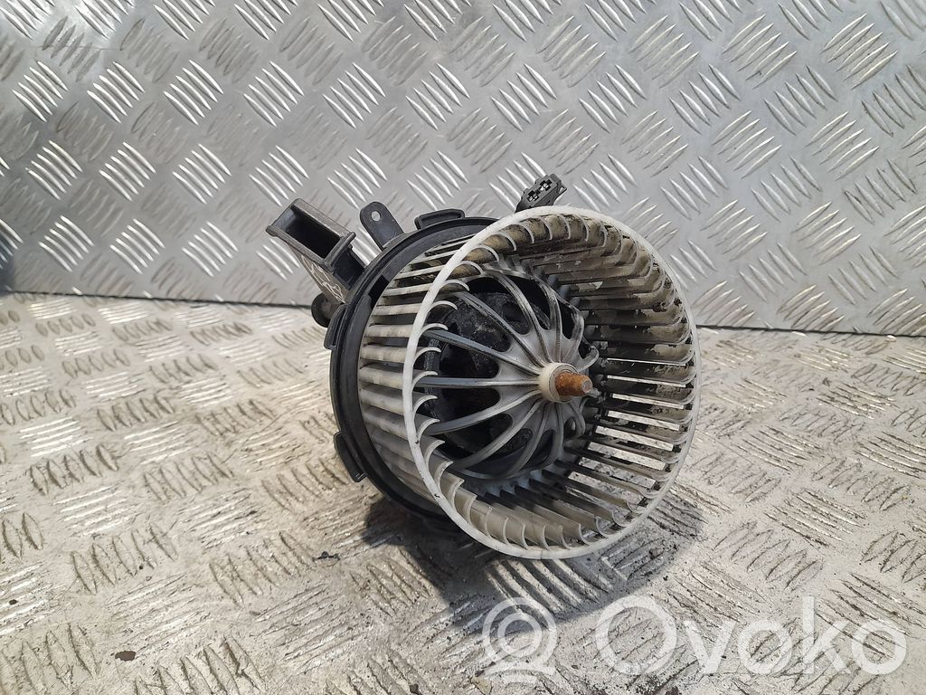 Audi A4 S4 B8 8K Heizungslüfter 