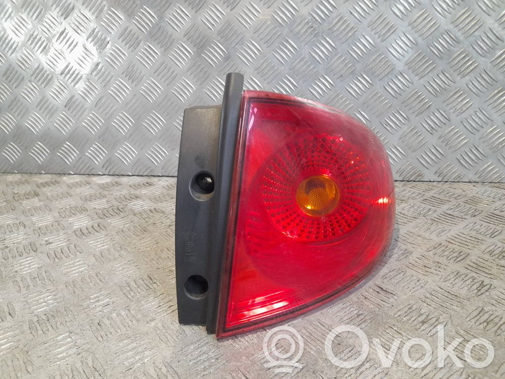 Seat Altea Aizmugurējais lukturis virsbūvē 