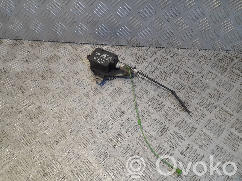 BMW 5 E39 Centrālās atslēgas motoriņš 