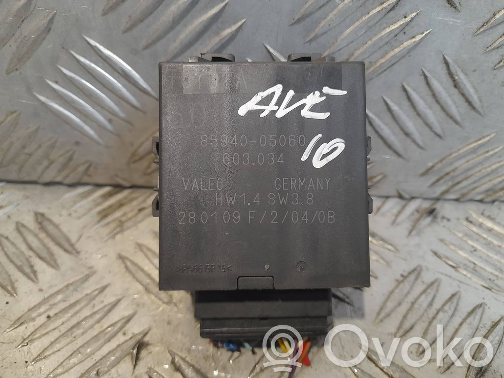 Toyota Avensis T270 Window wiper relay 