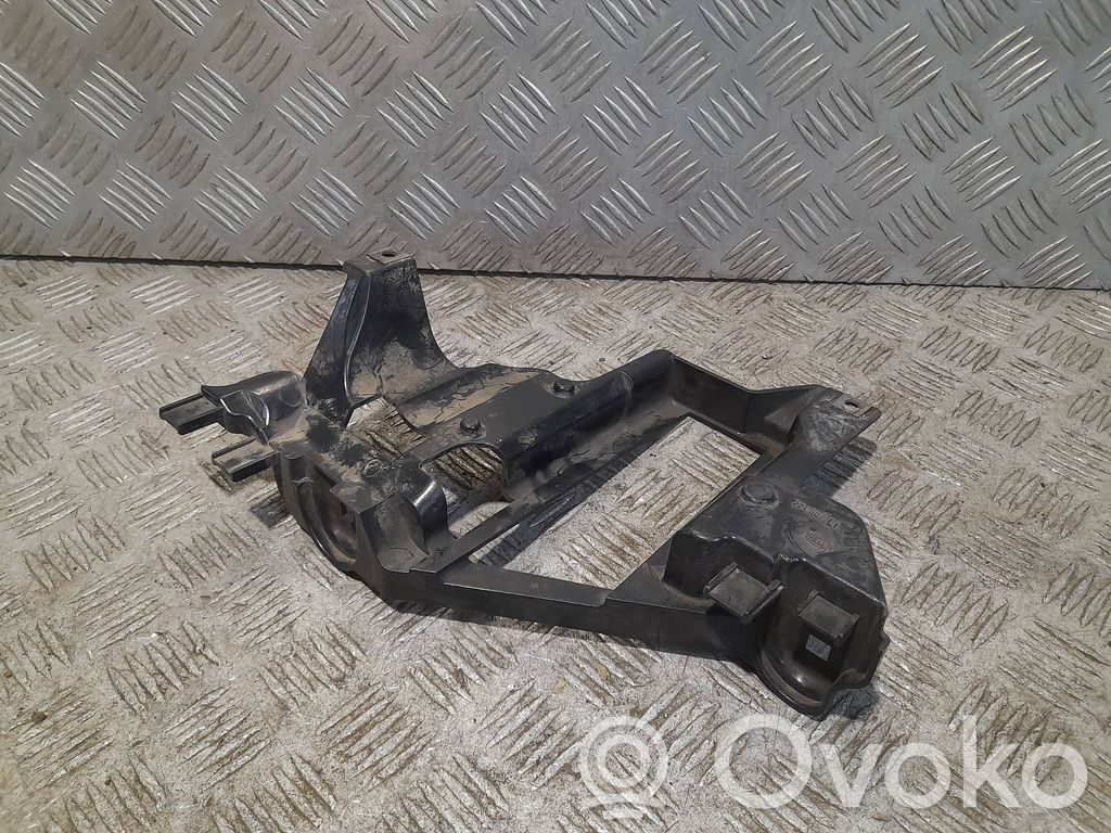 BMW X5 E53 Headlight/headlamp mounting bracket 