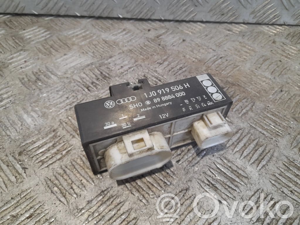 Volkswagen Golf IV Coolant fan relay 