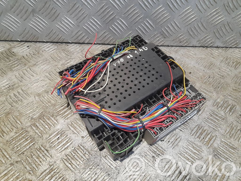 Volvo V70 Fuse module 