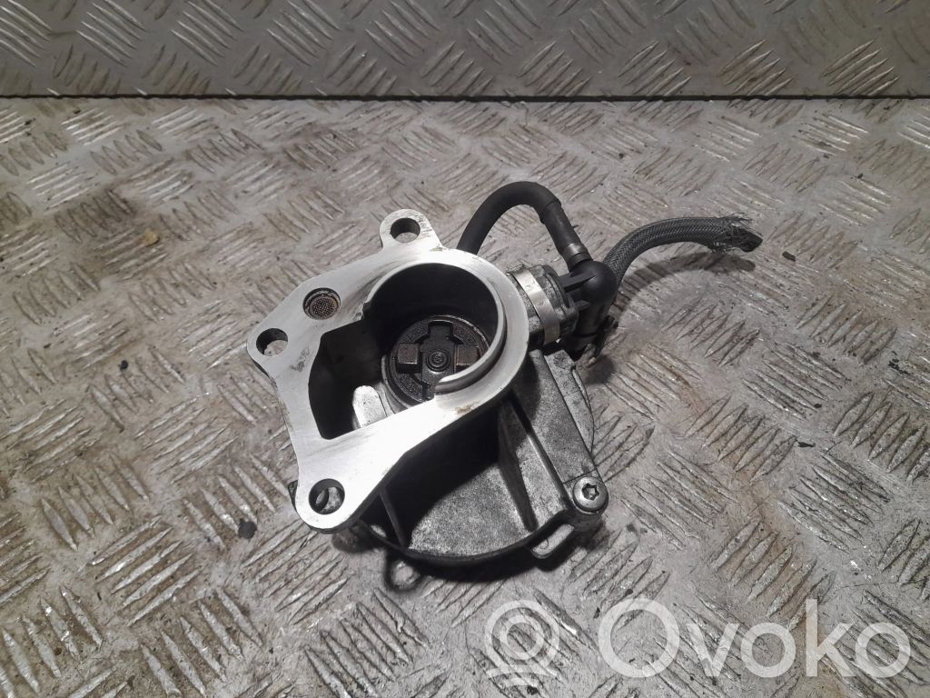 Renault Trafic II (X83) Bomba de vacío 