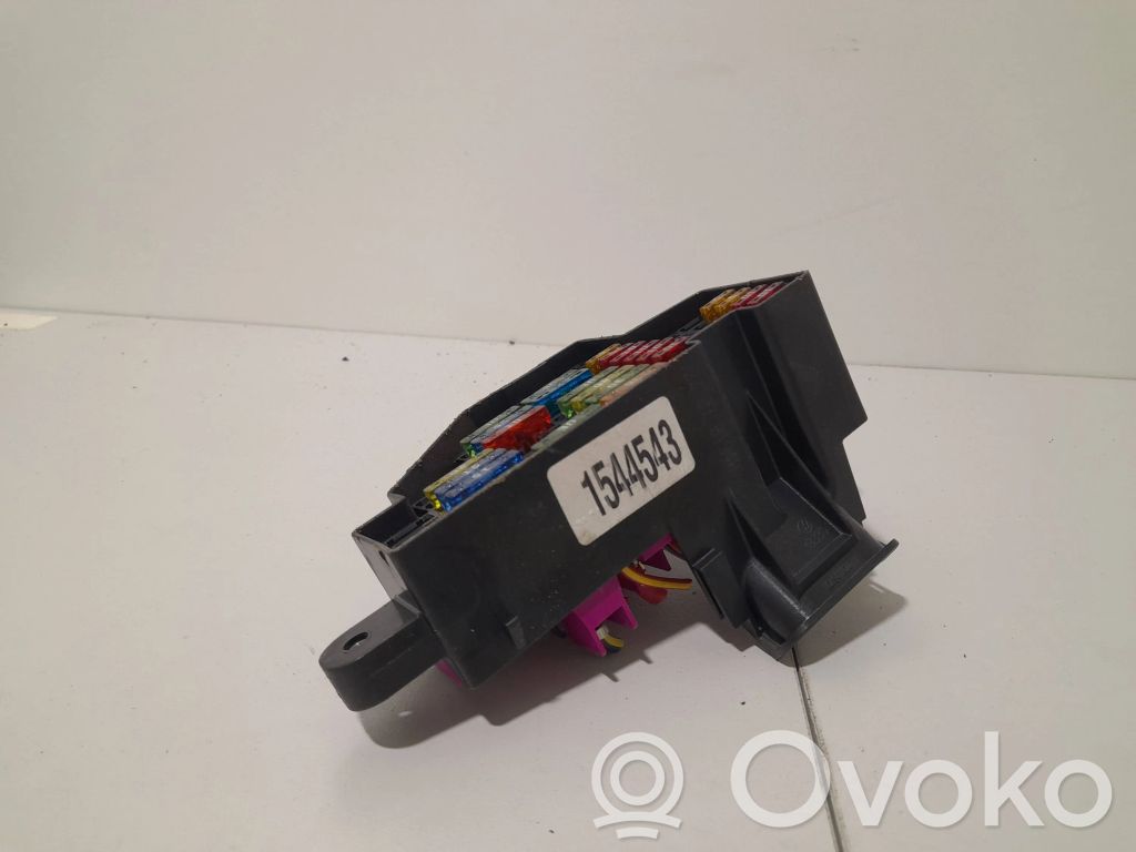 Audi A3 S3 8P Módulo de fusible 