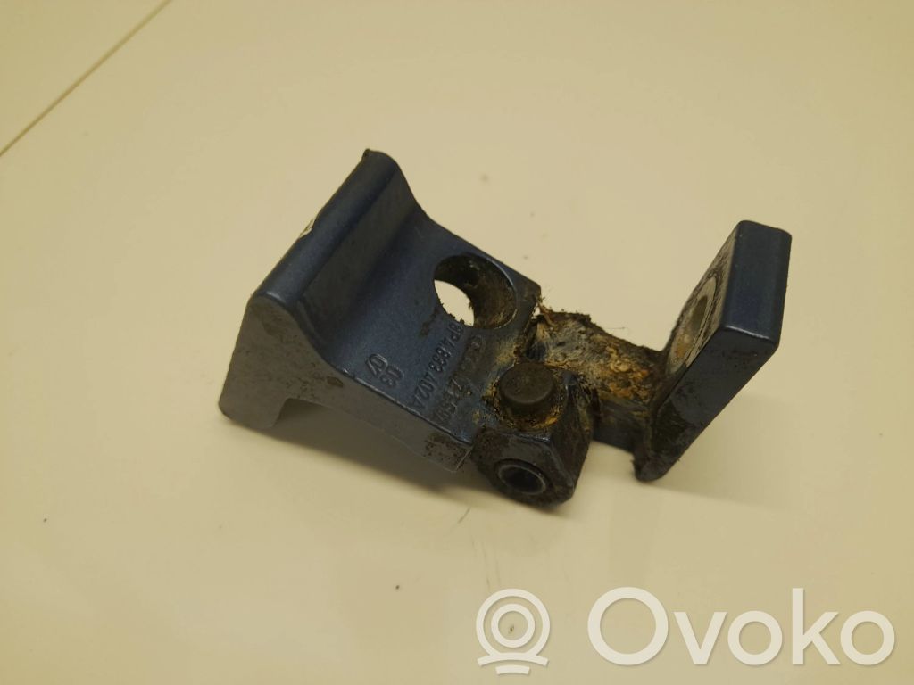 Audi A3 S3 A3 Sportback 8P Rear door upper hinge 
