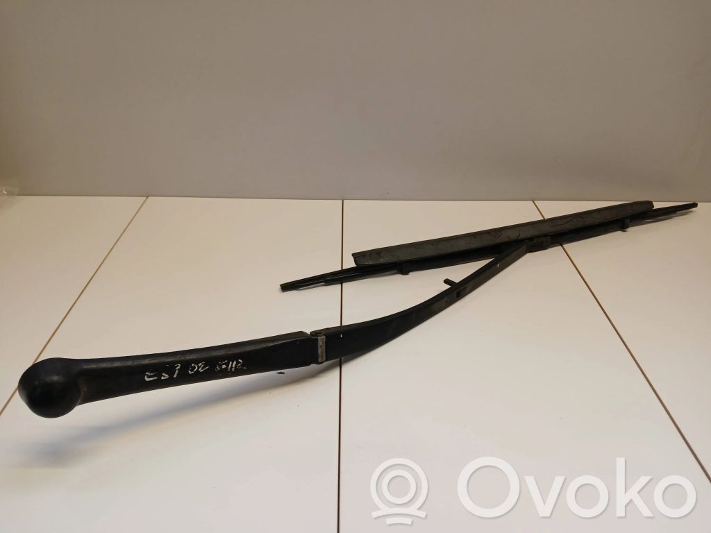 BMW 5 E39 Front wiper blade arm 