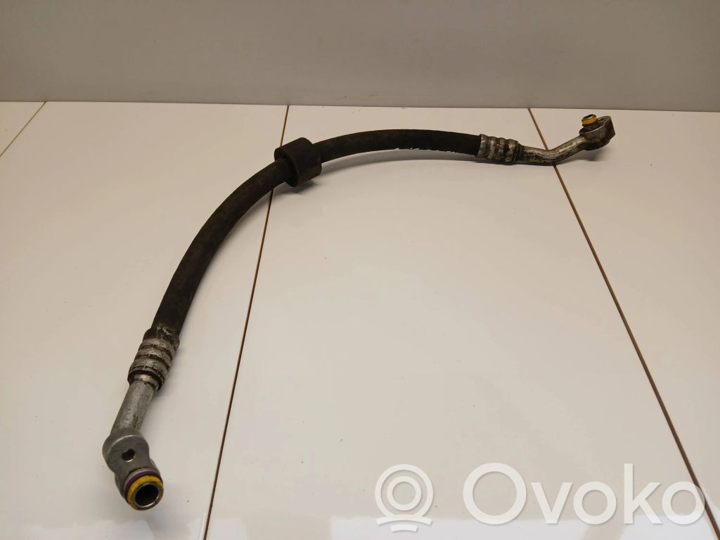 Ilmastointilaitteen putki (A/C)   4E0260701AL