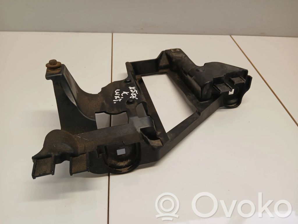 BMW X5 E53 Headlight/headlamp mounting bracket 