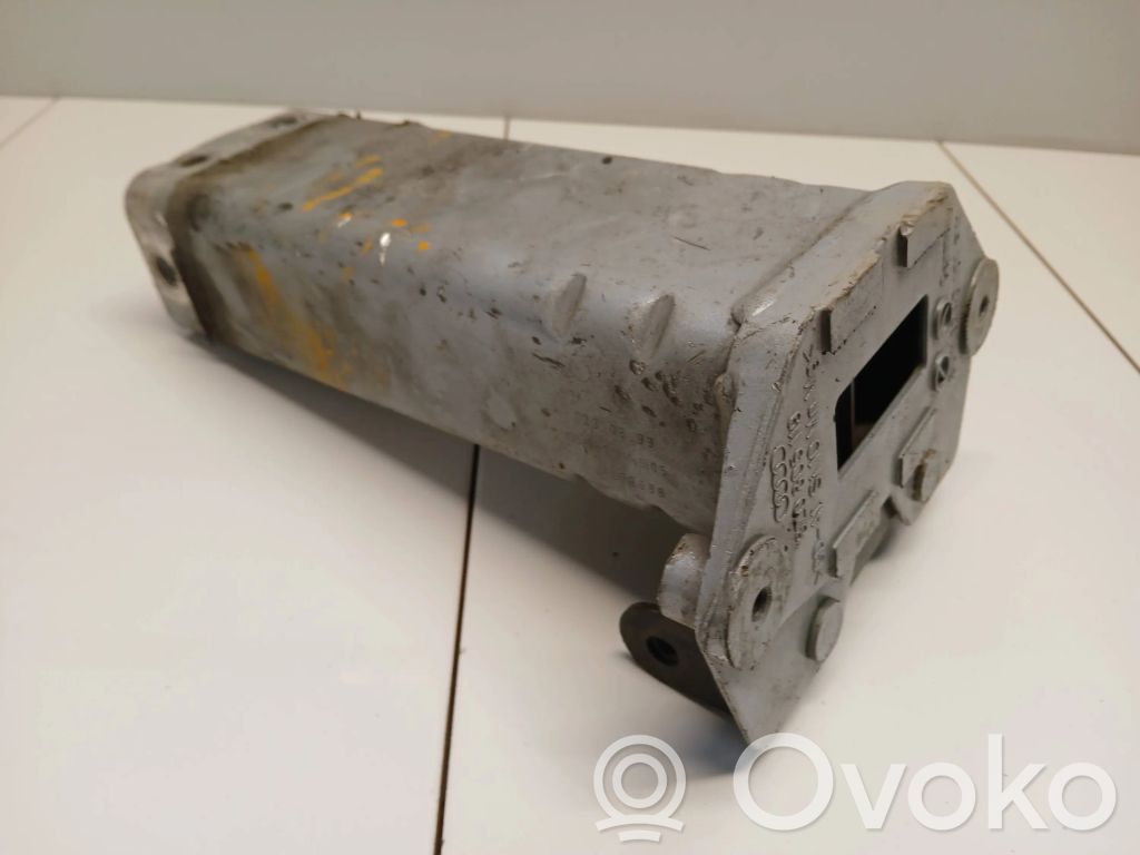 Audi A2 Priekšpusē bampera turētājs 