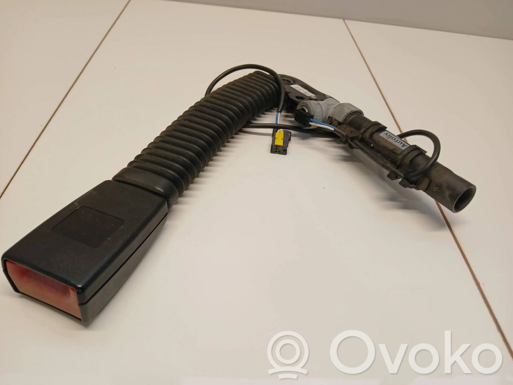 BMW 7 E65 E66 Priekšējās jostas sprādze 
