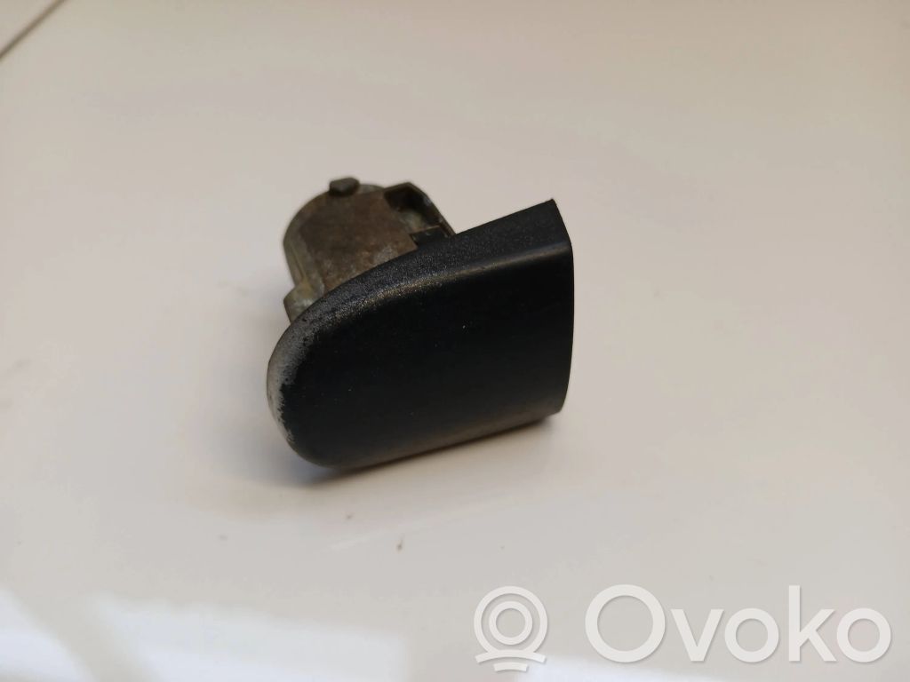 Volkswagen PASSAT B5 Osłona klamki drzwi tylnych 