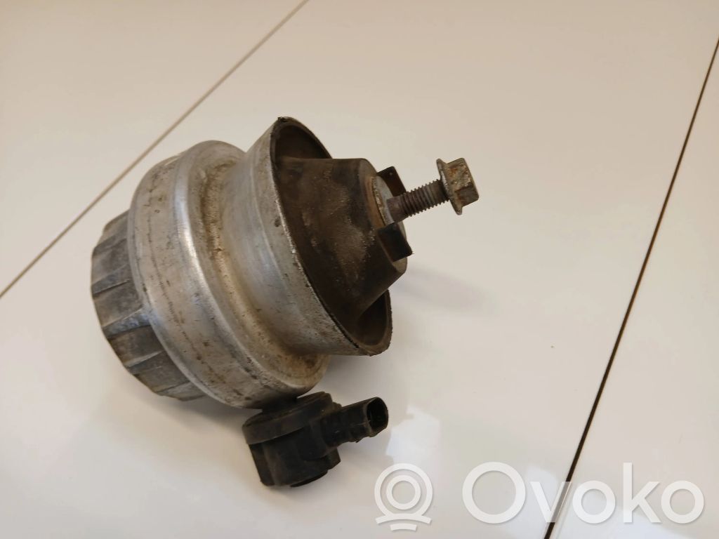 Audi A6 S6 C6 4F Engine mount bracket 