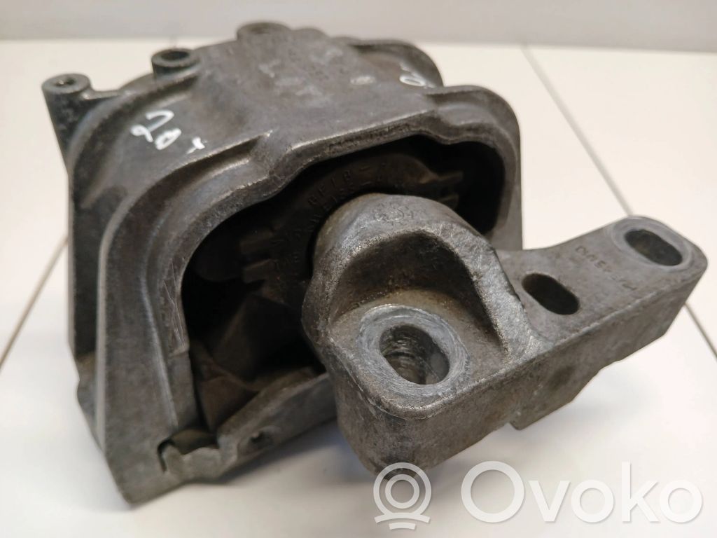 Audi A3 S3 A3 Sportback 8P Engine mount bracket 
