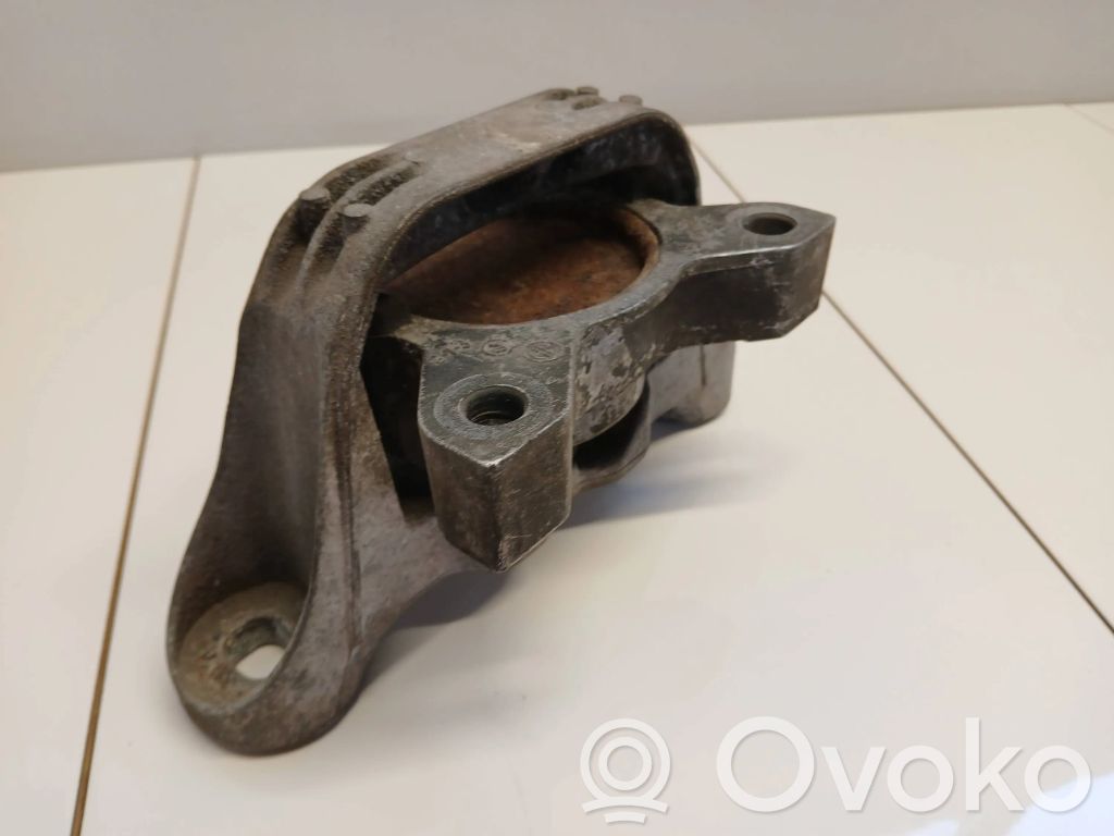 Engine mount bracket   1M516F012
