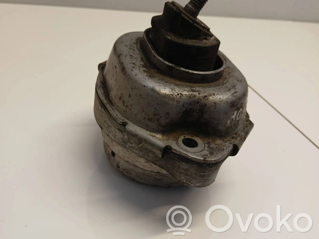 BMW X3 E83 Engine mount bracket 