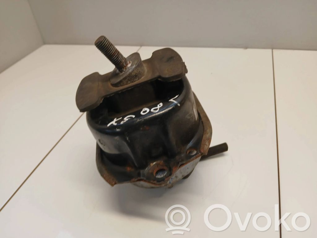 Engine mount bracket   P678441601
