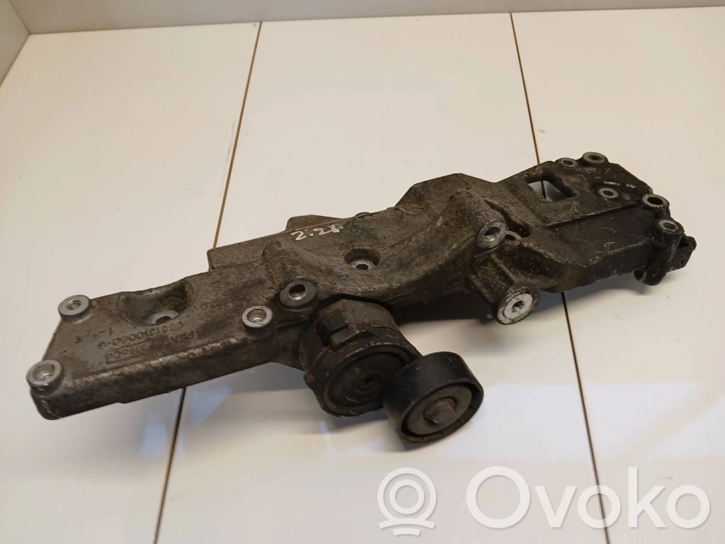 Land Rover Freelander 2 - LR2 Generatoriaus kronšteinas 