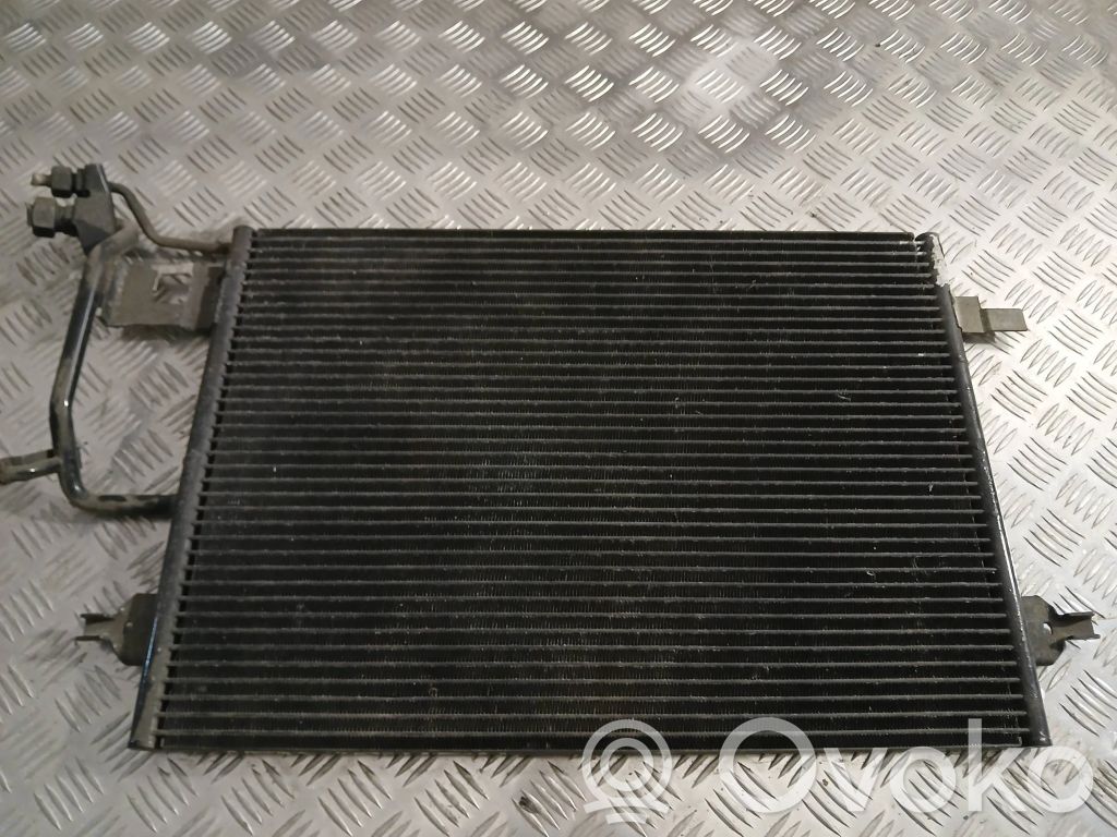 Skraplacz / Chłodnica klimatyzacji   8D0260401E,8D00260401H,8D00260401J,8D00260403H,8D0860401E