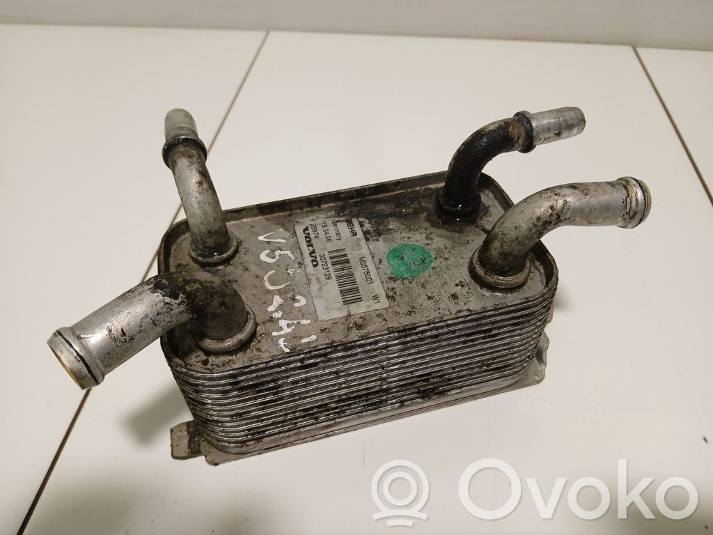 Volvo V50 Oil filter mounting bracket 