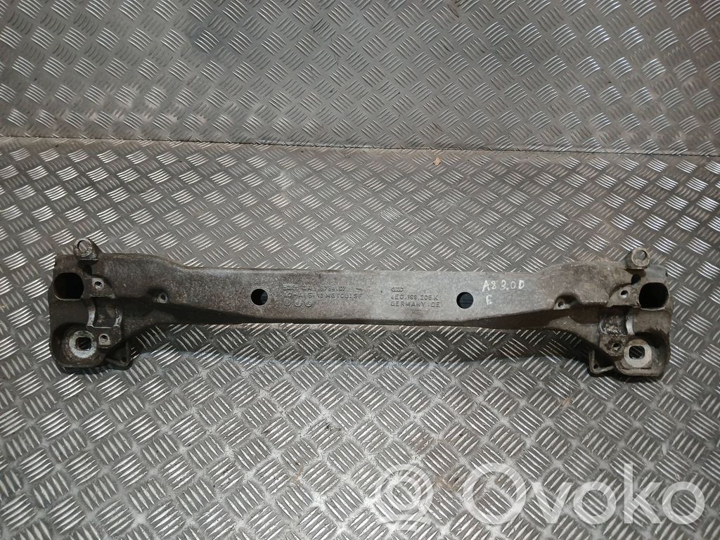 Audi A8 S8 D3 4E Priekšējais šķērsnis 