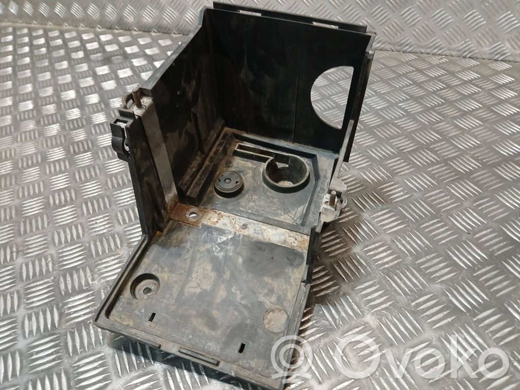 Volvo S40 Akumuliatoriaus tvirtinimo padas 