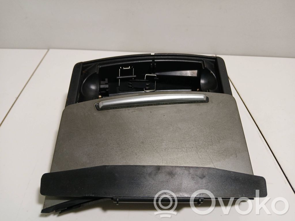 Audi A6 S6 C6 4F Popielniczka deski rozdzielczej 