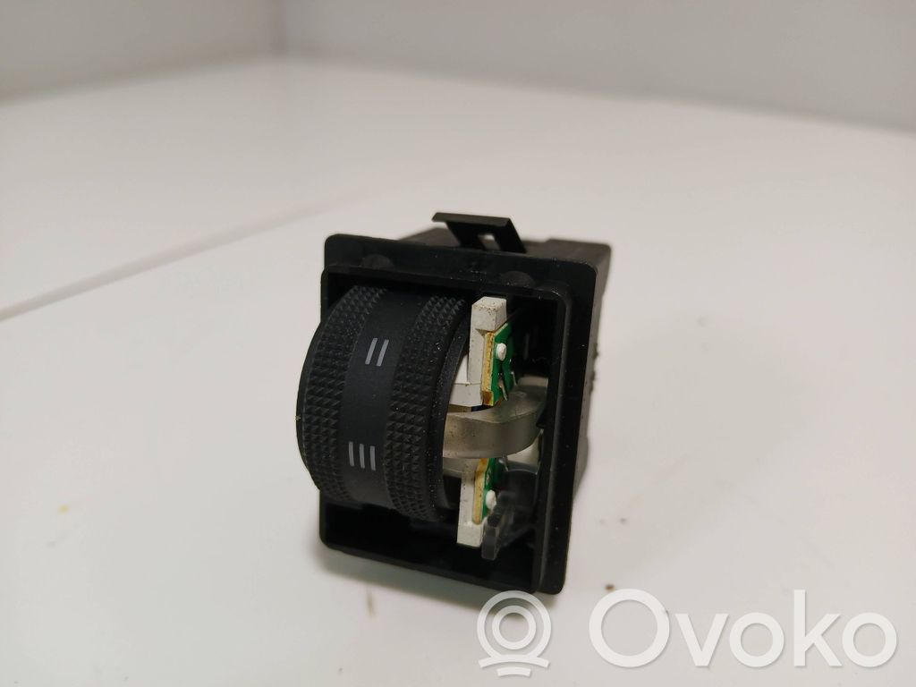 Audi A6 S6 C6 4F Headlight level height control switch 