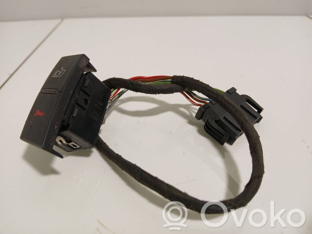 Central locking switch button   8Z19621075PR